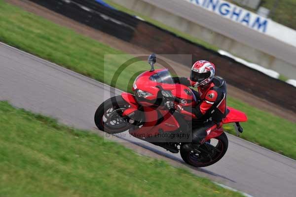Motorcycle action photographs;Rockingham;Rockingham photographs;event digital images;eventdigitalimages;no limits trackday;peter wileman photography;rockingham corby northamptonshire;trackday;trackday digital images;trackday photos