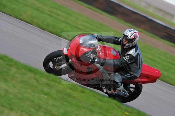 Motorcycle action photographs;Rockingham;Rockingham photographs;event digital images;eventdigitalimages;no limits trackday;peter wileman photography;rockingham corby northamptonshire;trackday;trackday digital images;trackday photos
