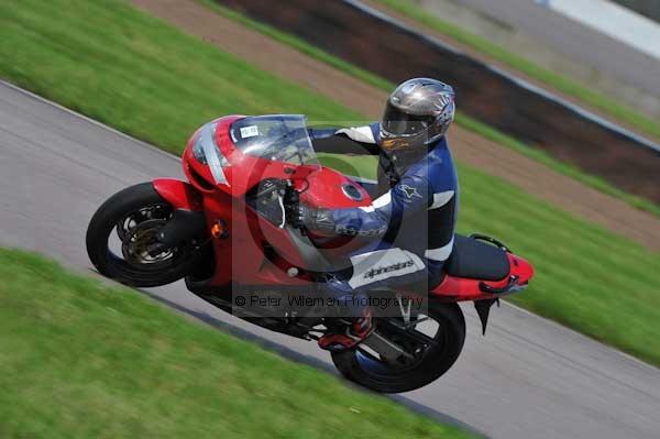 Motorcycle action photographs;Rockingham;Rockingham photographs;event digital images;eventdigitalimages;no limits trackday;peter wileman photography;rockingham corby northamptonshire;trackday;trackday digital images;trackday photos