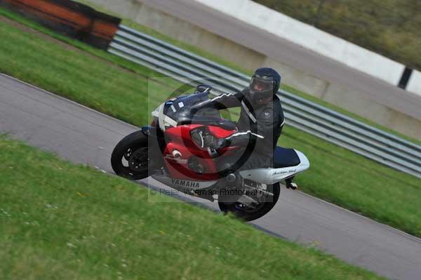 Motorcycle action photographs;Rockingham;Rockingham photographs;event digital images;eventdigitalimages;no limits trackday;peter wileman photography;rockingham corby northamptonshire;trackday;trackday digital images;trackday photos