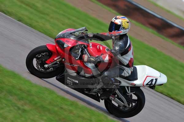 Motorcycle action photographs;Rockingham;Rockingham photographs;event digital images;eventdigitalimages;no limits trackday;peter wileman photography;rockingham corby northamptonshire;trackday;trackday digital images;trackday photos