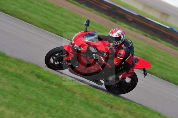 Motorcycle action photographs;Rockingham;Rockingham photographs;event digital images;eventdigitalimages;no limits trackday;peter wileman photography;rockingham corby northamptonshire;trackday;trackday digital images;trackday photos