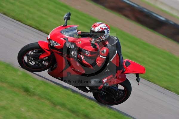 Motorcycle action photographs;Rockingham;Rockingham photographs;event digital images;eventdigitalimages;no limits trackday;peter wileman photography;rockingham corby northamptonshire;trackday;trackday digital images;trackday photos
