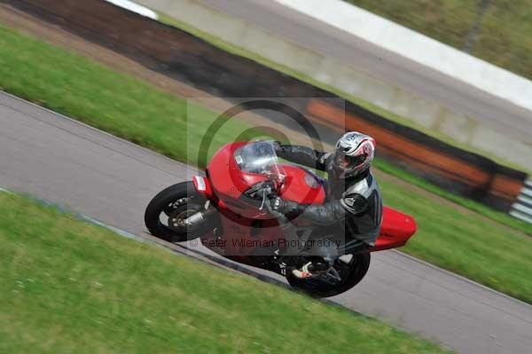 Motorcycle action photographs;Rockingham;Rockingham photographs;event digital images;eventdigitalimages;no limits trackday;peter wileman photography;rockingham corby northamptonshire;trackday;trackday digital images;trackday photos
