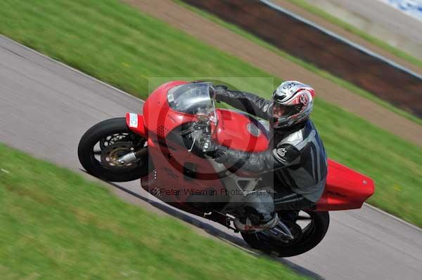 Motorcycle action photographs;Rockingham;Rockingham photographs;event digital images;eventdigitalimages;no limits trackday;peter wileman photography;rockingham corby northamptonshire;trackday;trackday digital images;trackday photos