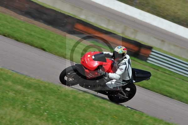 Motorcycle action photographs;Rockingham;Rockingham photographs;event digital images;eventdigitalimages;no limits trackday;peter wileman photography;rockingham corby northamptonshire;trackday;trackday digital images;trackday photos