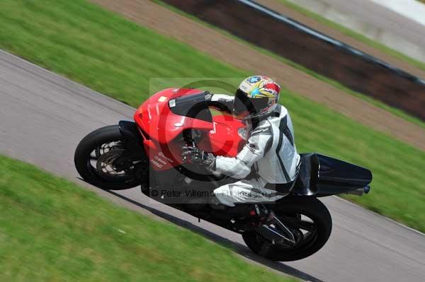 Motorcycle action photographs;Rockingham;Rockingham photographs;event digital images;eventdigitalimages;no limits trackday;peter wileman photography;rockingham corby northamptonshire;trackday;trackday digital images;trackday photos