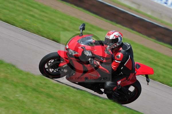 Motorcycle action photographs;Rockingham;Rockingham photographs;event digital images;eventdigitalimages;no limits trackday;peter wileman photography;rockingham corby northamptonshire;trackday;trackday digital images;trackday photos