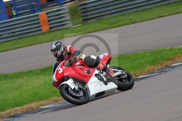Motorcycle action photographs;Rockingham;Rockingham photographs;event digital images;eventdigitalimages;no limits trackday;peter wileman photography;rockingham corby northamptonshire;trackday;trackday digital images;trackday photos