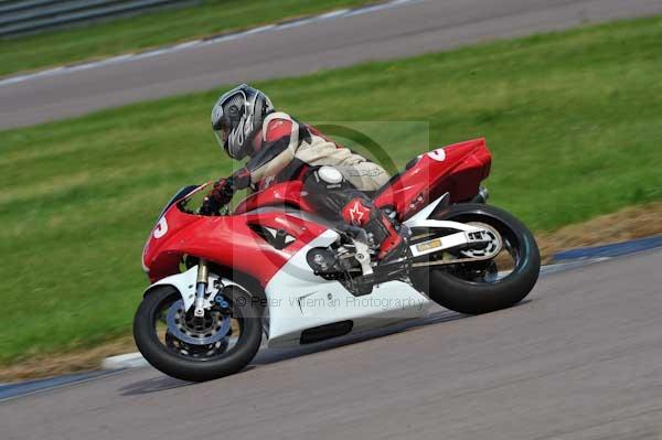 Motorcycle action photographs;Rockingham;Rockingham photographs;event digital images;eventdigitalimages;no limits trackday;peter wileman photography;rockingham corby northamptonshire;trackday;trackday digital images;trackday photos
