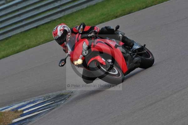 Motorcycle action photographs;Rockingham;Rockingham photographs;event digital images;eventdigitalimages;no limits trackday;peter wileman photography;rockingham corby northamptonshire;trackday;trackday digital images;trackday photos