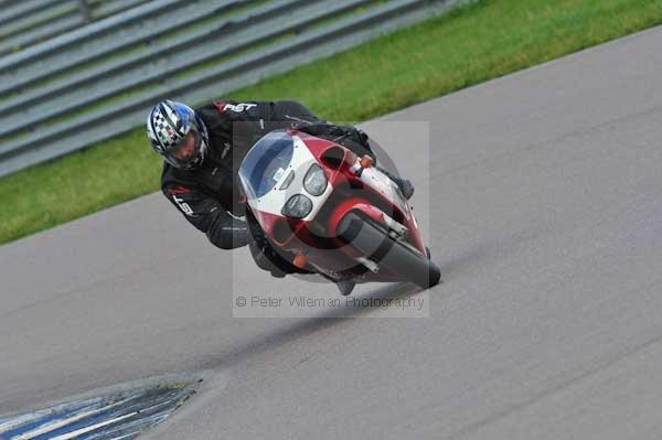 Motorcycle action photographs;Rockingham;Rockingham photographs;event digital images;eventdigitalimages;no limits trackday;peter wileman photography;rockingham corby northamptonshire;trackday;trackday digital images;trackday photos