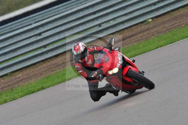 Motorcycle action photographs;Rockingham;Rockingham photographs;event digital images;eventdigitalimages;no limits trackday;peter wileman photography;rockingham corby northamptonshire;trackday;trackday digital images;trackday photos