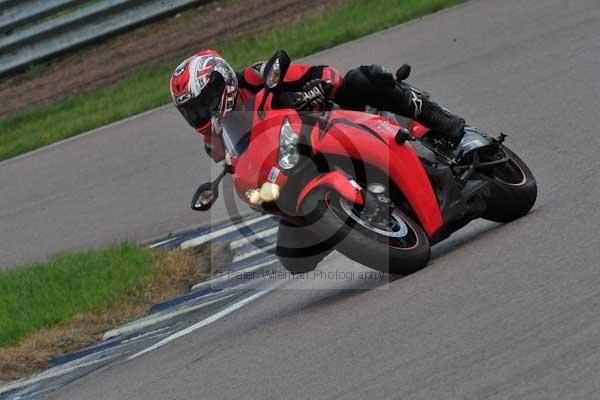 Motorcycle action photographs;Rockingham;Rockingham photographs;event digital images;eventdigitalimages;no limits trackday;peter wileman photography;rockingham corby northamptonshire;trackday;trackday digital images;trackday photos