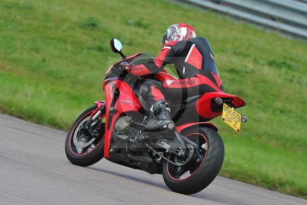 Motorcycle action photographs;Rockingham;Rockingham photographs;event digital images;eventdigitalimages;no limits trackday;peter wileman photography;rockingham corby northamptonshire;trackday;trackday digital images;trackday photos