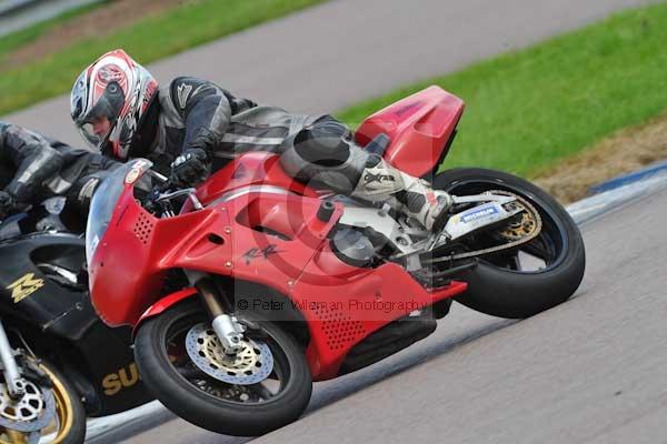 Motorcycle action photographs;Rockingham;Rockingham photographs;event digital images;eventdigitalimages;no limits trackday;peter wileman photography;rockingham corby northamptonshire;trackday;trackday digital images;trackday photos