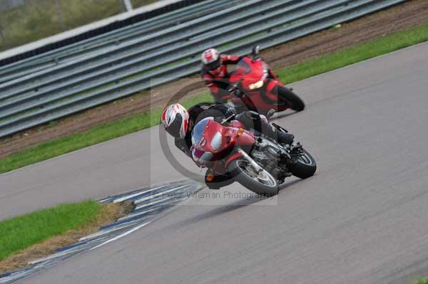 Motorcycle action photographs;Rockingham;Rockingham photographs;event digital images;eventdigitalimages;no limits trackday;peter wileman photography;rockingham corby northamptonshire;trackday;trackday digital images;trackday photos