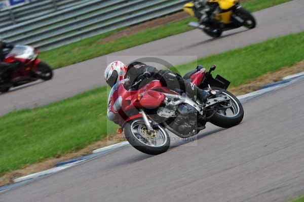 Motorcycle action photographs;Rockingham;Rockingham photographs;event digital images;eventdigitalimages;no limits trackday;peter wileman photography;rockingham corby northamptonshire;trackday;trackday digital images;trackday photos