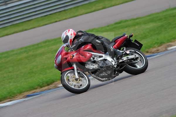Motorcycle action photographs;Rockingham;Rockingham photographs;event digital images;eventdigitalimages;no limits trackday;peter wileman photography;rockingham corby northamptonshire;trackday;trackday digital images;trackday photos