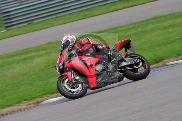Motorcycle action photographs;Rockingham;Rockingham photographs;event digital images;eventdigitalimages;no limits trackday;peter wileman photography;rockingham corby northamptonshire;trackday;trackday digital images;trackday photos