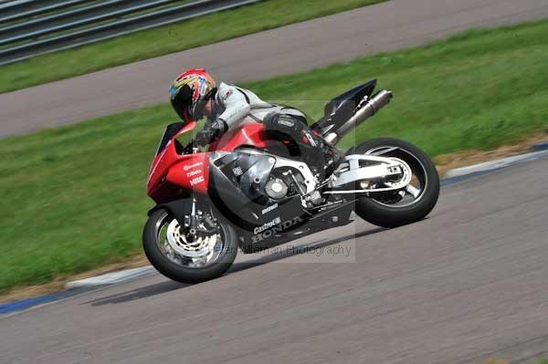 Motorcycle action photographs;Rockingham;Rockingham photographs;event digital images;eventdigitalimages;no limits trackday;peter wileman photography;rockingham corby northamptonshire;trackday;trackday digital images;trackday photos