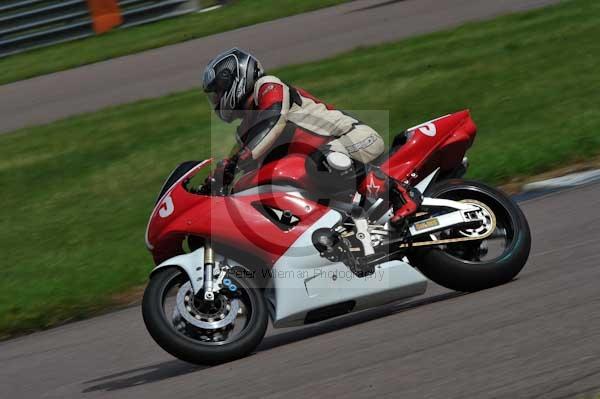 Motorcycle action photographs;Rockingham;Rockingham photographs;event digital images;eventdigitalimages;no limits trackday;peter wileman photography;rockingham corby northamptonshire;trackday;trackday digital images;trackday photos