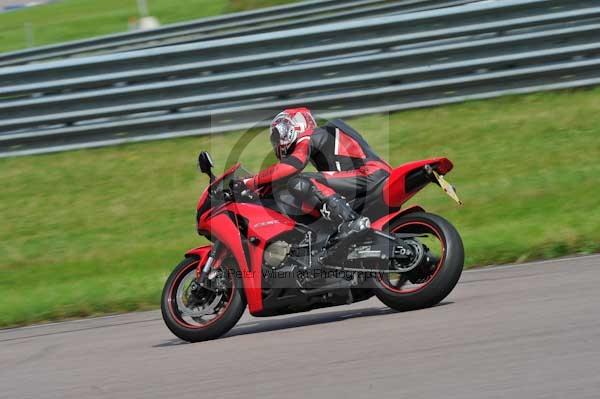 Motorcycle action photographs;Rockingham;Rockingham photographs;event digital images;eventdigitalimages;no limits trackday;peter wileman photography;rockingham corby northamptonshire;trackday;trackday digital images;trackday photos