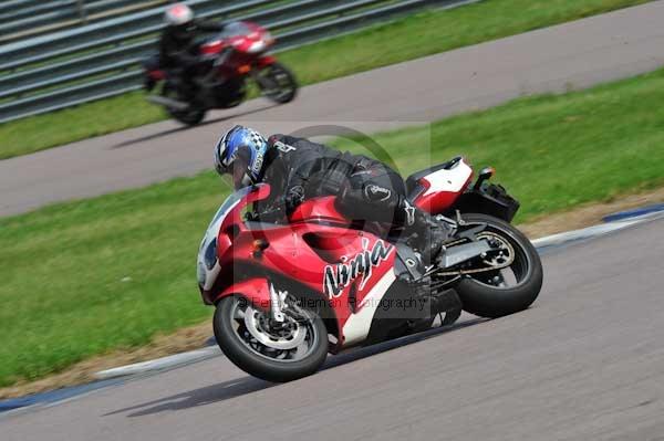Motorcycle action photographs;Rockingham;Rockingham photographs;event digital images;eventdigitalimages;no limits trackday;peter wileman photography;rockingham corby northamptonshire;trackday;trackday digital images;trackday photos