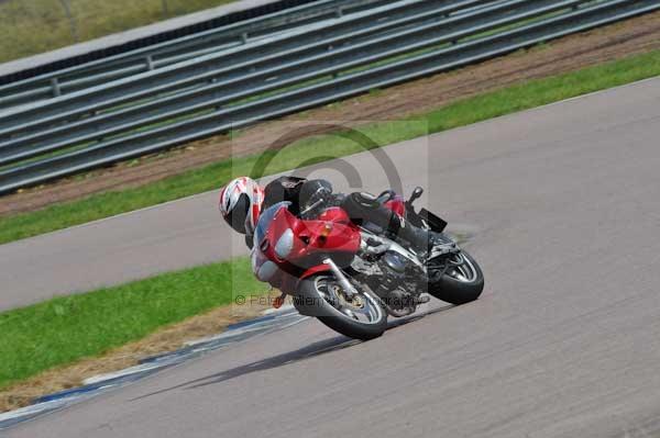 Motorcycle action photographs;Rockingham;Rockingham photographs;event digital images;eventdigitalimages;no limits trackday;peter wileman photography;rockingham corby northamptonshire;trackday;trackday digital images;trackday photos