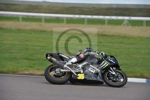 Motorcycle action photographs;Rockingham;Rockingham photographs;event digital images;eventdigitalimages;no limits trackday;peter wileman photography;rockingham corby northamptonshire;trackday;trackday digital images;trackday photos