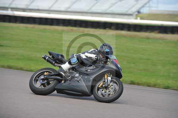 Motorcycle action photographs;Rockingham;Rockingham photographs;event digital images;eventdigitalimages;no limits trackday;peter wileman photography;rockingham corby northamptonshire;trackday;trackday digital images;trackday photos