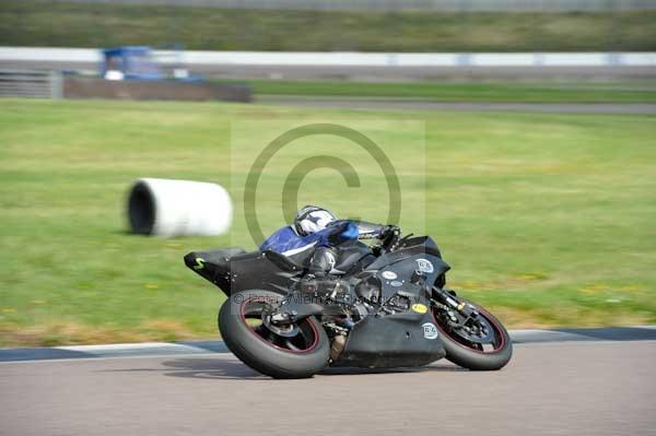 Motorcycle action photographs;Rockingham;Rockingham photographs;event digital images;eventdigitalimages;no limits trackday;peter wileman photography;rockingham corby northamptonshire;trackday;trackday digital images;trackday photos