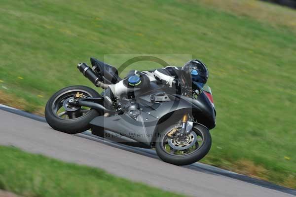 Motorcycle action photographs;Rockingham;Rockingham photographs;event digital images;eventdigitalimages;no limits trackday;peter wileman photography;rockingham corby northamptonshire;trackday;trackday digital images;trackday photos