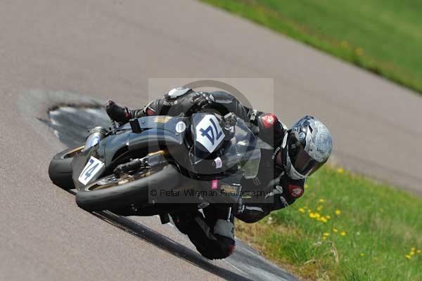 Motorcycle action photographs;Rockingham;Rockingham photographs;event digital images;eventdigitalimages;no limits trackday;peter wileman photography;rockingham corby northamptonshire;trackday;trackday digital images;trackday photos