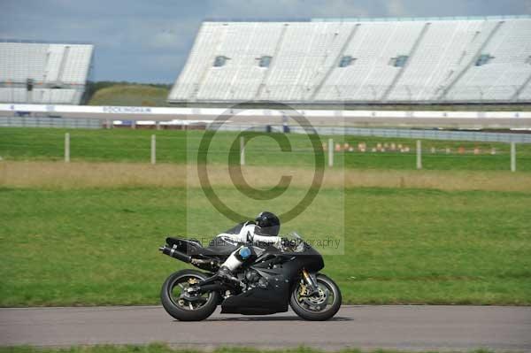 Motorcycle action photographs;Rockingham;Rockingham photographs;event digital images;eventdigitalimages;no limits trackday;peter wileman photography;rockingham corby northamptonshire;trackday;trackday digital images;trackday photos