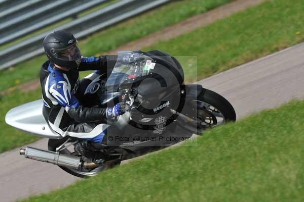 Motorcycle action photographs;Rockingham;Rockingham photographs;event digital images;eventdigitalimages;no limits trackday;peter wileman photography;rockingham corby northamptonshire;trackday;trackday digital images;trackday photos