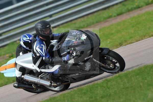 Motorcycle action photographs;Rockingham;Rockingham photographs;event digital images;eventdigitalimages;no limits trackday;peter wileman photography;rockingham corby northamptonshire;trackday;trackday digital images;trackday photos
