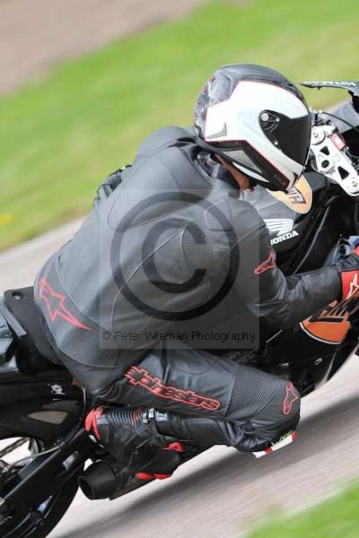 Motorcycle action photographs;Rockingham;Rockingham photographs;event digital images;eventdigitalimages;no limits trackday;peter wileman photography;rockingham corby northamptonshire;trackday;trackday digital images;trackday photos