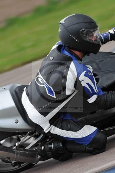 Motorcycle action photographs;Rockingham;Rockingham photographs;event digital images;eventdigitalimages;no limits trackday;peter wileman photography;rockingham corby northamptonshire;trackday;trackday digital images;trackday photos