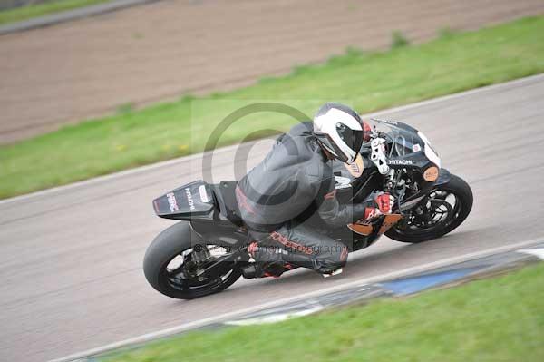 Motorcycle action photographs;Rockingham;Rockingham photographs;event digital images;eventdigitalimages;no limits trackday;peter wileman photography;rockingham corby northamptonshire;trackday;trackday digital images;trackday photos