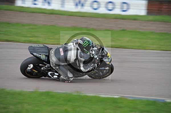 Motorcycle action photographs;Rockingham;Rockingham photographs;event digital images;eventdigitalimages;no limits trackday;peter wileman photography;rockingham corby northamptonshire;trackday;trackday digital images;trackday photos