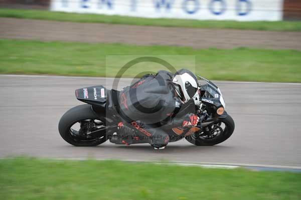 Motorcycle action photographs;Rockingham;Rockingham photographs;event digital images;eventdigitalimages;no limits trackday;peter wileman photography;rockingham corby northamptonshire;trackday;trackday digital images;trackday photos