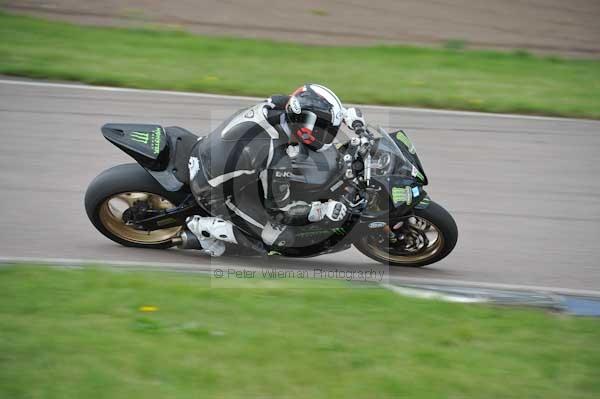 Motorcycle action photographs;Rockingham;Rockingham photographs;event digital images;eventdigitalimages;no limits trackday;peter wileman photography;rockingham corby northamptonshire;trackday;trackday digital images;trackday photos
