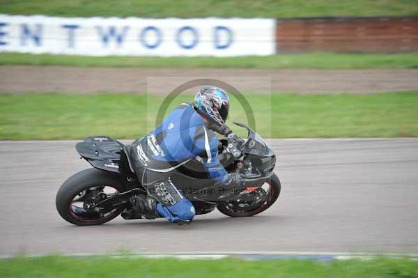Motorcycle action photographs;Rockingham;Rockingham photographs;event digital images;eventdigitalimages;no limits trackday;peter wileman photography;rockingham corby northamptonshire;trackday;trackday digital images;trackday photos