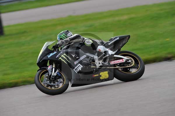 Motorcycle action photographs;Rockingham;Rockingham photographs;event digital images;eventdigitalimages;no limits trackday;peter wileman photography;rockingham corby northamptonshire;trackday;trackday digital images;trackday photos