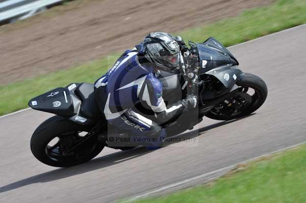 Motorcycle action photographs;Rockingham;Rockingham photographs;event digital images;eventdigitalimages;no limits trackday;peter wileman photography;rockingham corby northamptonshire;trackday;trackday digital images;trackday photos