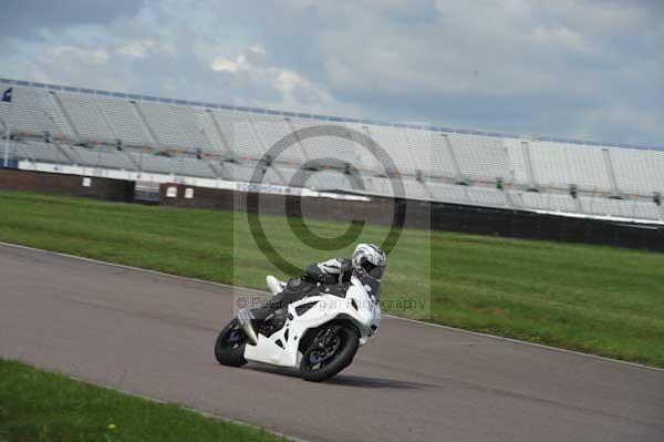 Motorcycle action photographs;Rockingham;Rockingham photographs;event digital images;eventdigitalimages;no limits trackday;peter wileman photography;rockingham corby northamptonshire;trackday;trackday digital images;trackday photos