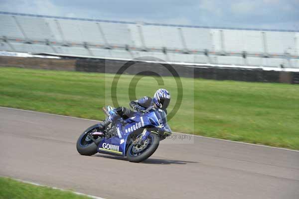 Motorcycle action photographs;Rockingham;Rockingham photographs;event digital images;eventdigitalimages;no limits trackday;peter wileman photography;rockingham corby northamptonshire;trackday;trackday digital images;trackday photos