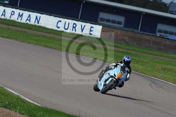 Motorcycle action photographs;Rockingham;Rockingham photographs;event digital images;eventdigitalimages;no limits trackday;peter wileman photography;rockingham corby northamptonshire;trackday;trackday digital images;trackday photos