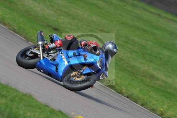 Motorcycle action photographs;Rockingham;Rockingham photographs;event digital images;eventdigitalimages;no limits trackday;peter wileman photography;rockingham corby northamptonshire;trackday;trackday digital images;trackday photos